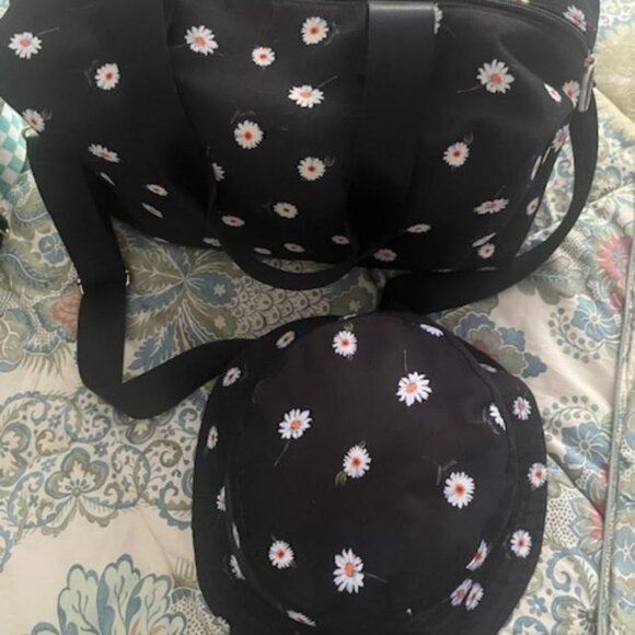 Alice + Olivia Other - Alice & Olivia Duffle Bag and Bucket Hat EUC